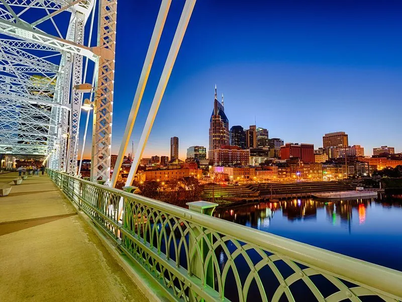 The pedestrian bridge over the Cumberland River in Nashville