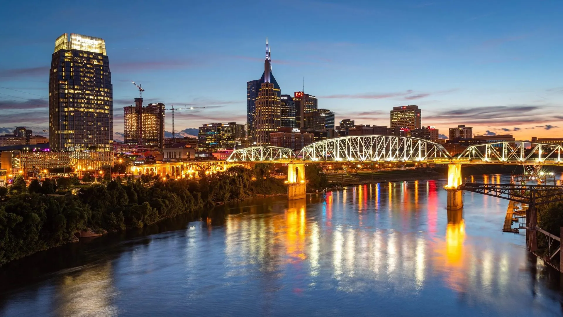 The Nashville skyline at night
