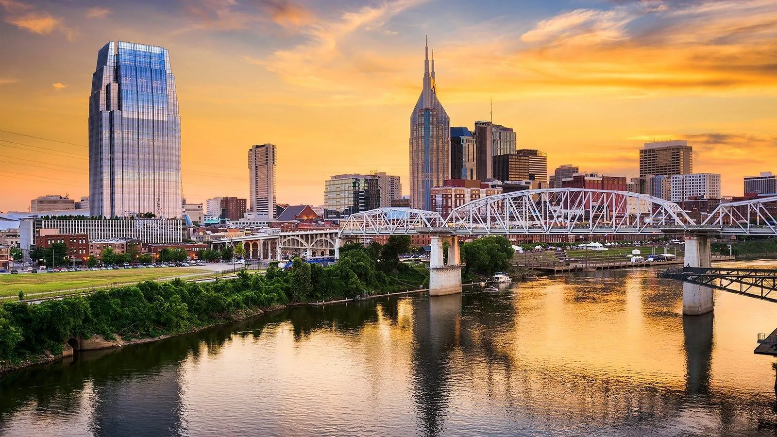 Nashville skyline at golden hour